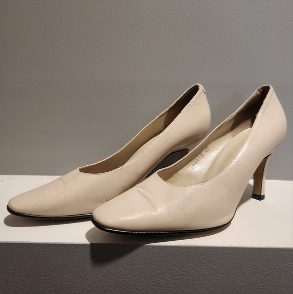 Mykonos Sz 6 1/2 Nude Heels - Picture 1 of 3